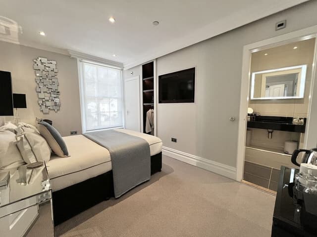 Classic Double Room, Ensuite