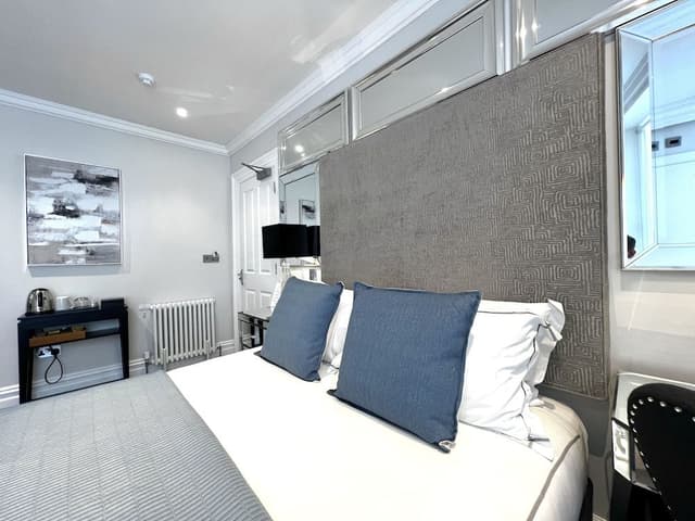 Classic Double Room, Ensuite