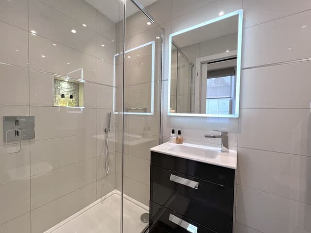 Superior Double Room, Ensuite (Ground Floor Room)
