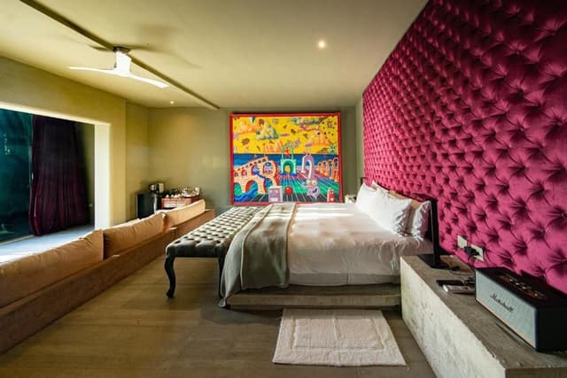 Master Suite - Beach Front