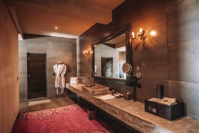 Master Suite - Beach Front