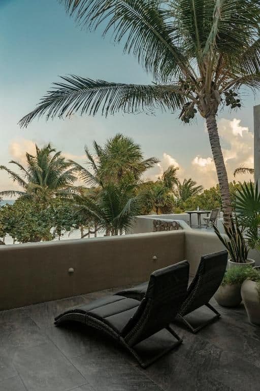 Master Suite - Beach Front