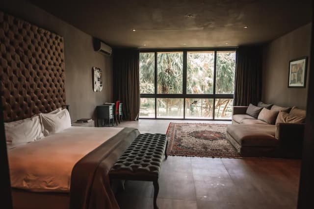 Townhouse Labyrinth Suite