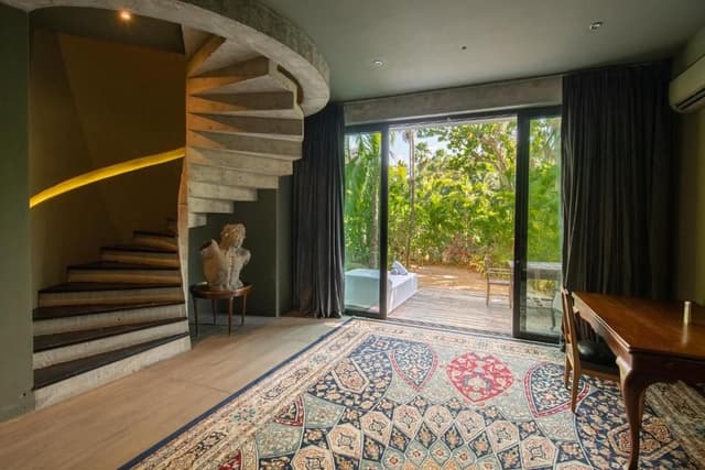 Townhouse Labyrinth Suite