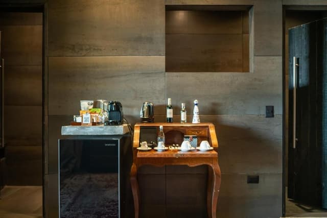 Townhouse Labyrinth Suite