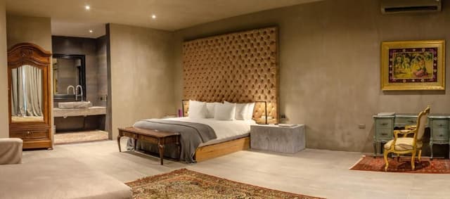 Townhouse Labyrinth Suite