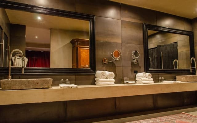 Family Village Suite