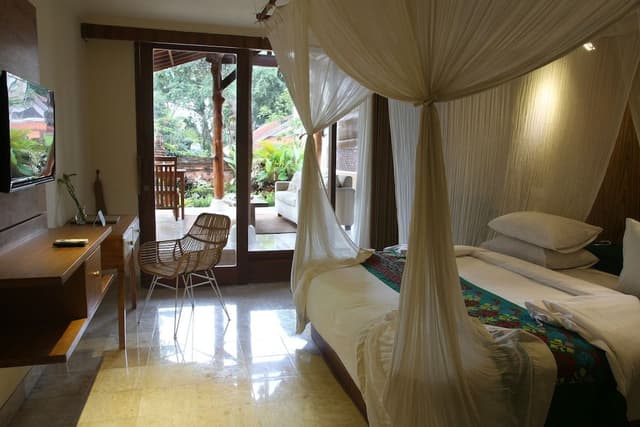 Sapodilla Suite Room with Balcony