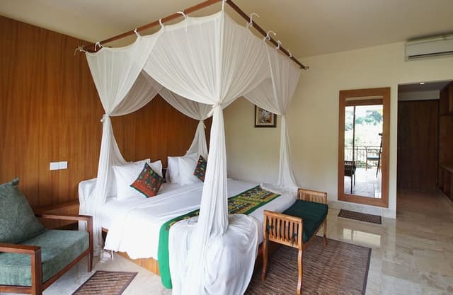 Sapodilla Suite Room with Balcony