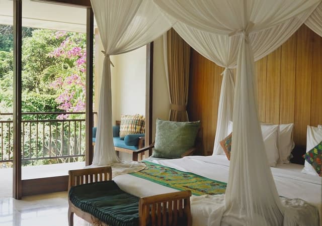 Sapodilla Suite Room with Balcony
