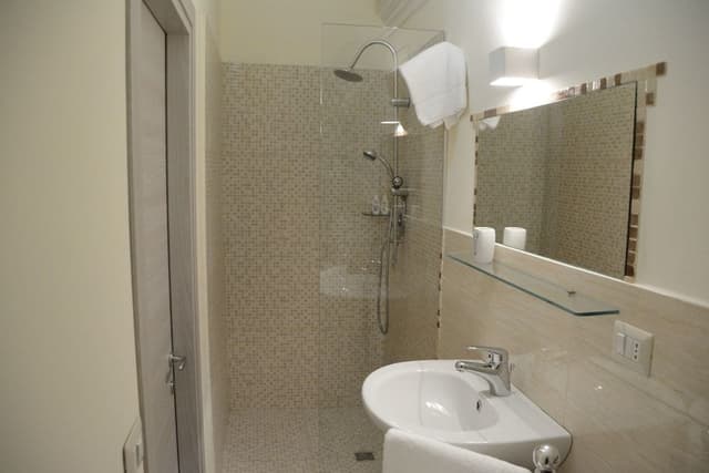 Double Room (Pacini)