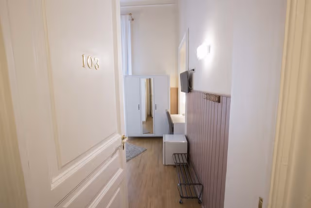 Comfort Single Room, Private Bathroom