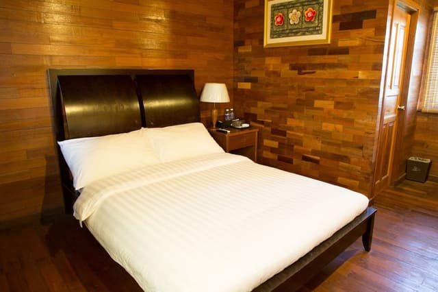 Deluxe Double or Twin Room (Free Shuttle Sekupang Ferry Terminal)