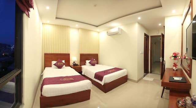 Connecting Room