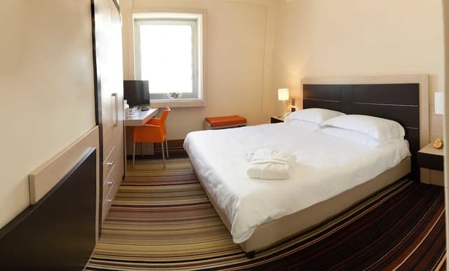Classic Double or Twin Room, 1 Bedroom, Ensuite, City View