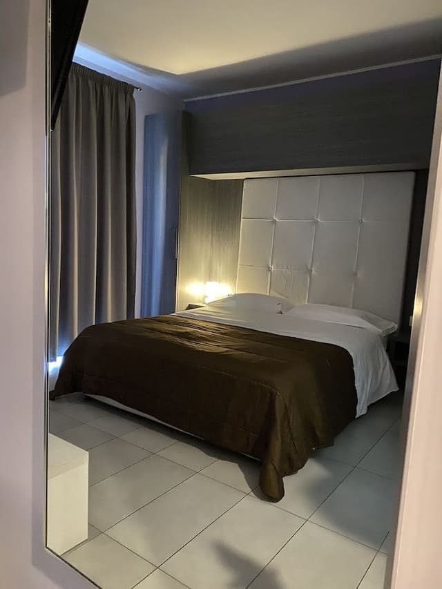 Deluxe Single Room, 1 Large Twin Bed
