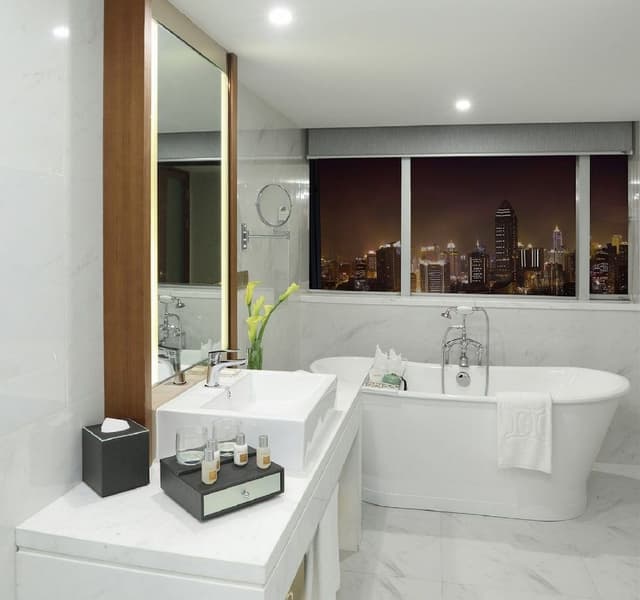 Deluxe View Suite