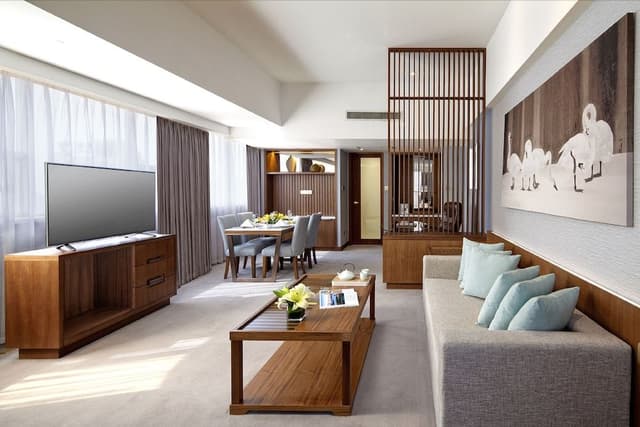 Deluxe View Suite
