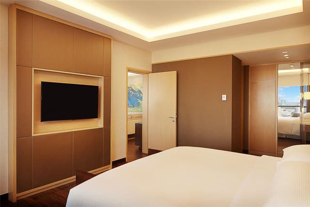 KING ONE BEDROOM SUITE
