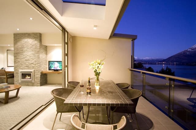 Executive Penthouse, 2 Bedrooms, Lake View