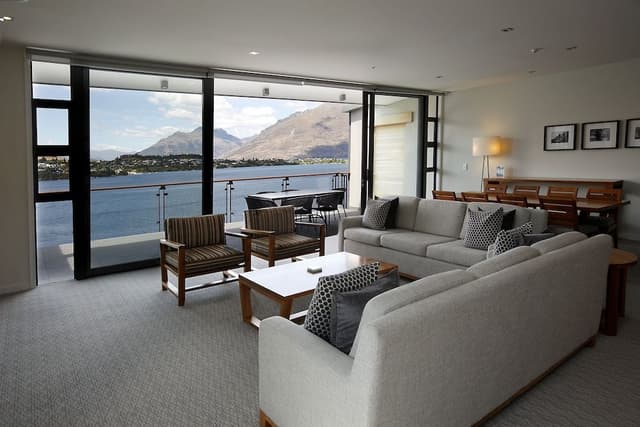 Executive Penthouse, 2 Bedrooms, Lake View