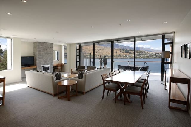 Executive Penthouse, 2 Bedrooms, Lake View