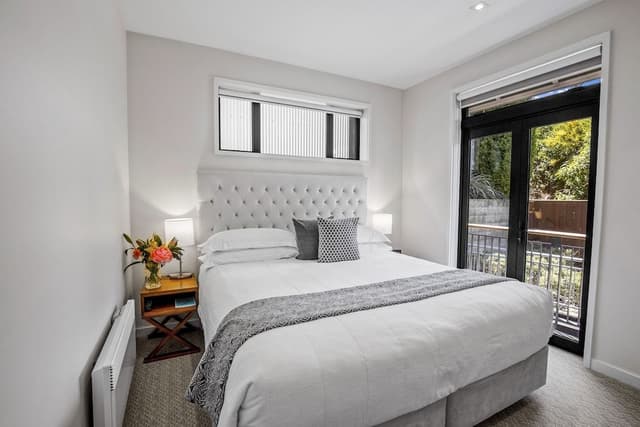 Executive Penthouse, 2 Bedrooms, Lake View