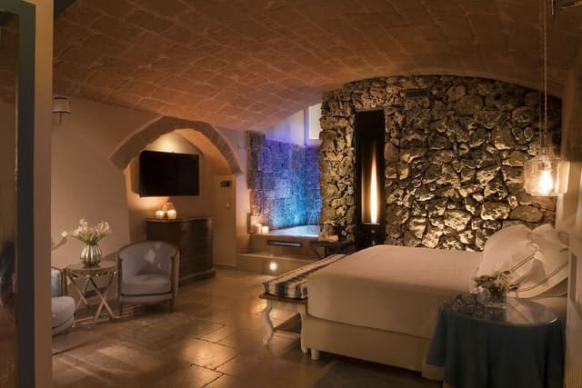 Romantic Suite, Hot Tub (150 metri dall'edificio principale)
