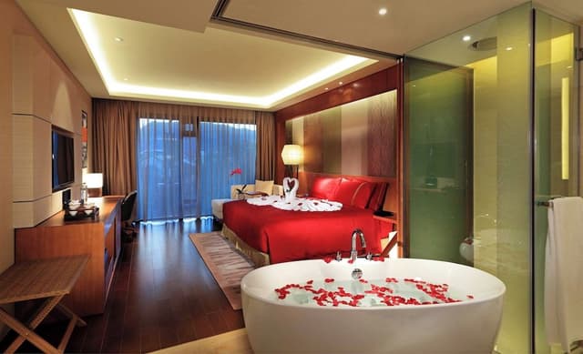 Standard Room, 1 King Bed, Club Lounge Access, Garden View