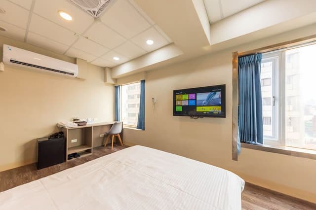 Deluxe Double Room, Bathtub, City View