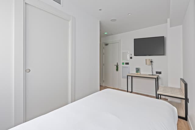 Basic Double Room Interior 1Ad