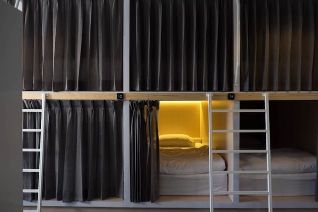 Capsule 16 Beds