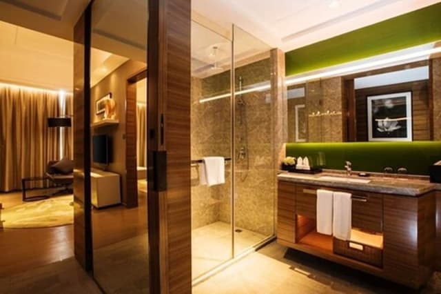 Suite (Queen Bed)
