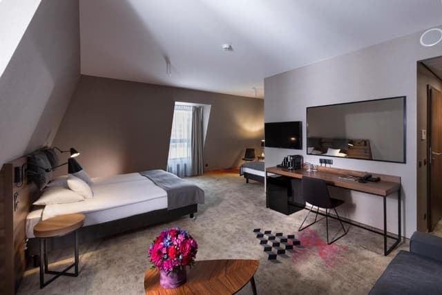 Deluxe Family Room