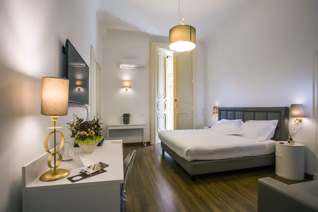 Suite, Balcony