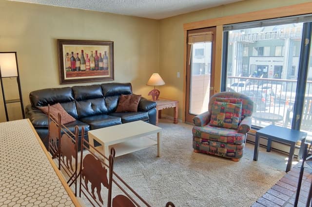 Traditional Condo, 1 Bedroom, Hot Tub, Mountainside