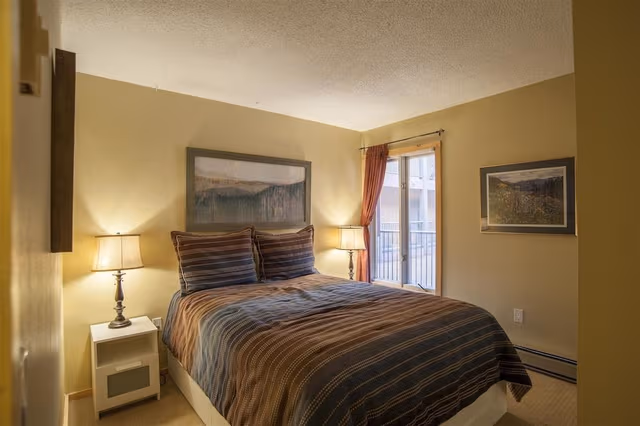 Traditional Condo, 1 Bedroom, Hot Tub, Mountainside