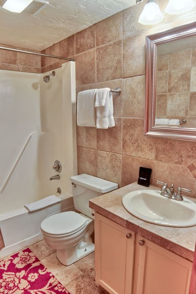 Standard Condo, 1 Bedroom, Fireplace, Lake View