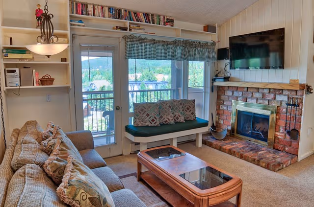 Unit 212, 2 Bedrooms + Loft