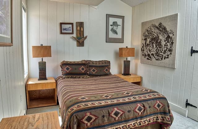Unit 212, 2 Bedrooms + Loft