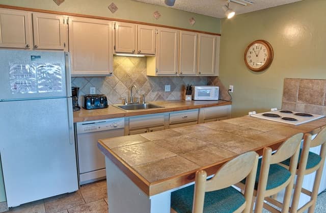 Standard Condo, 1 Bedroom, Fireplace, Lake View