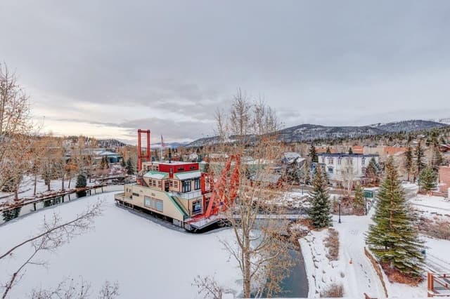 Unit 212, 2 Bedrooms + Loft