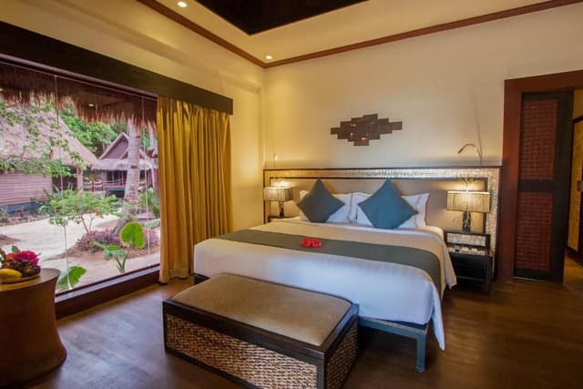 Beach Front Villa with Free Roundtrip Lio Airport Transfers