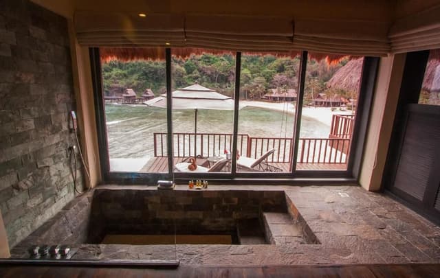 Sunrise Cauayan Pool Villa with Free Roundtrip Lio Airport Transfers