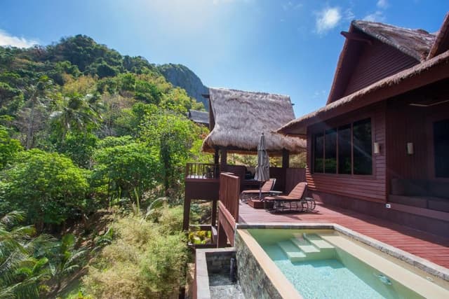 Resort View Cauayan Pool Villa with Free Roundtrip Lio Airport Transfers