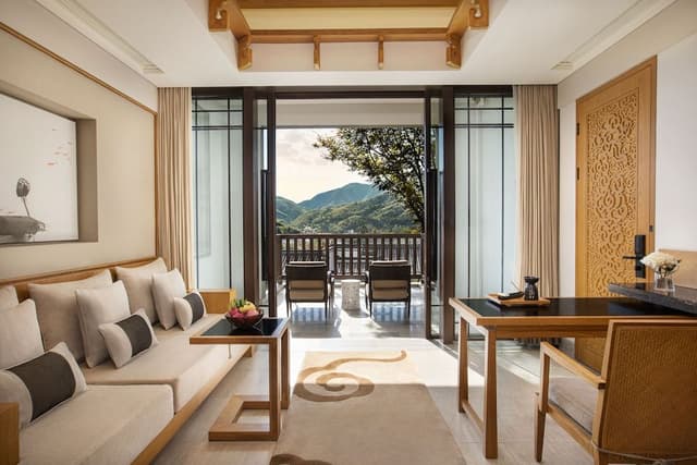 Lucun Suite