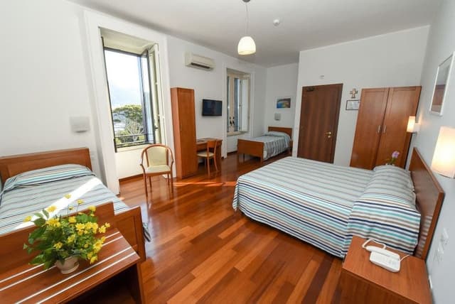 Basic Quadruple Room, Multiple Beds
