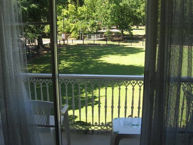 Queen Spa Room (Upstairs with Park View)