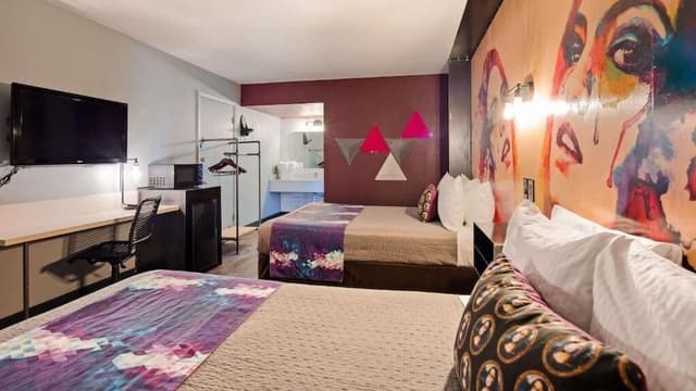 2 Queen Bed Non-Smoking