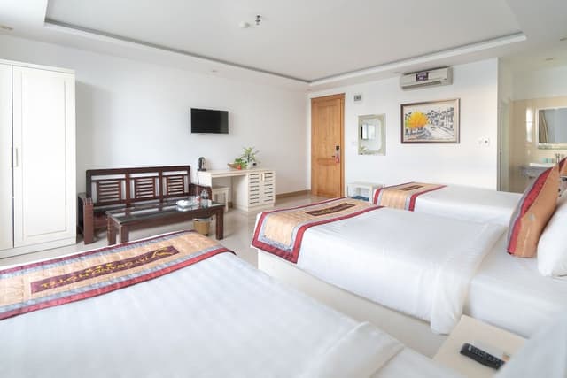 Basic Triple Room, Garden View